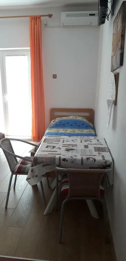 ביבינייה Apartments And Rooms Nediljko 0*,  קרואטיה