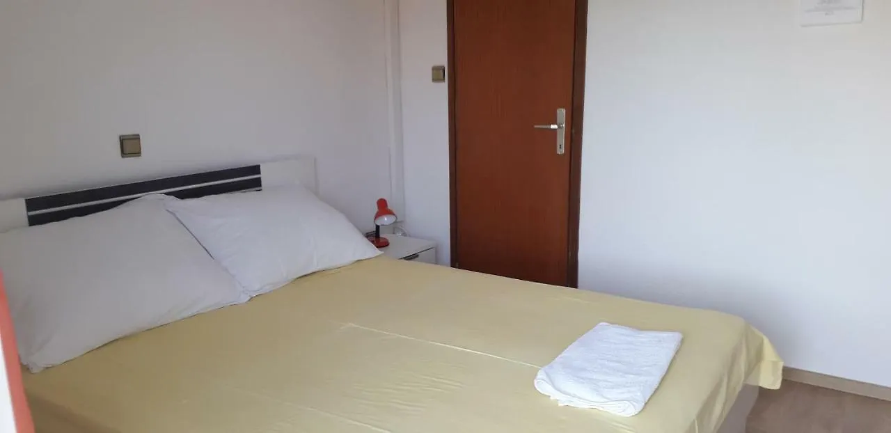 ביבינייה Apartments And Rooms Nediljko 0*,